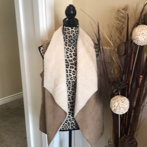 Polo Ralph Lauren Jackets & Blazers - Like New! Polo R. Lauren Faux Suede Shearling Vest